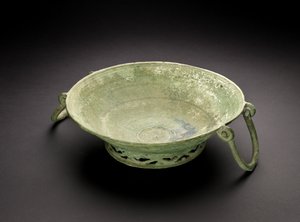 وعاء برونزي (سبيكة نحاسية)